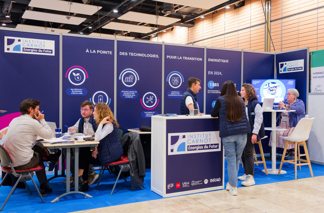 Personnel sur le stand les Rendez-vous Carnot